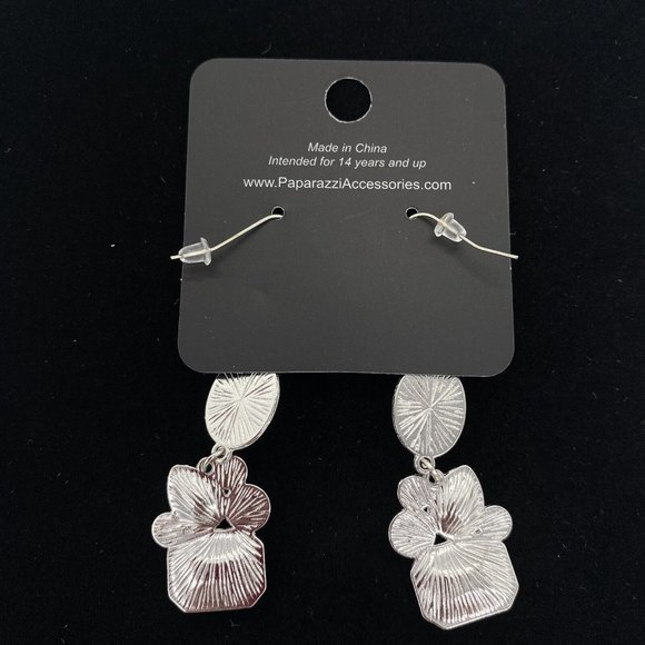 Paparazzi Fashion Jewelry Showtime Twinkle White Hook Earrings - Picture 3 of 3